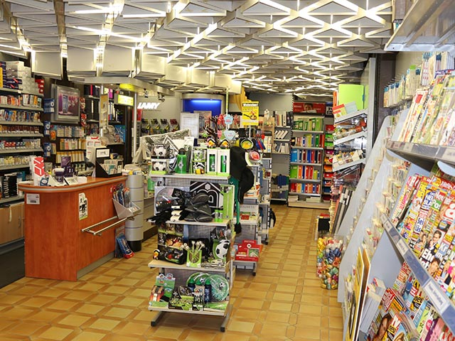 Innenansicht mit Schreibwaren, Schul- und Bürobedarf von z.B. Lamy, Pelikan, Stabilo, Clairefontaine, Leitz und Novus bei Weitz & Franken (Weitz - Franken) in Korschenbroich